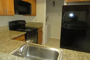 6919 Mary Caroline Cir, Alexandria, VA 22310 - Photo 7