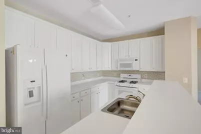 11575 Cavalier Landing Court #301, Fairfax, VA 22030 - Photo 5
