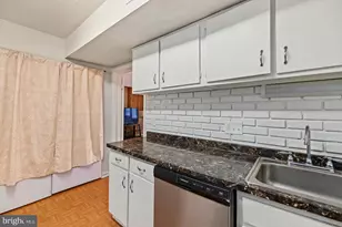 3743 Persimmon Cir, Fairfax, VA 22031 - Photo 7