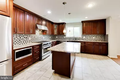 7126 Wayne Drive, Annandale, VA 22003 - Photo 5