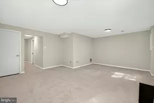 8227 Goldstream Ct, Vienna, VA 22182 - Photo 37