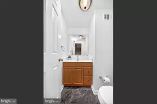 4867 Carriagepark Rd, Fairfax, VA 22032 - Photo 11
