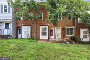 13893 Oyster Point Ct, Chantilly, VA 20151 - Photo 1