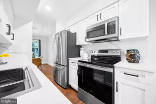 4927 Van Masdag Ct, Annandale, VA 22003 - Photo 7
