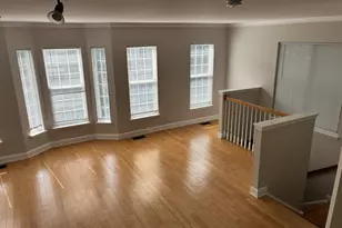 8126 Harper Valley Ln, Falls Church, VA 22042 - Photo 3