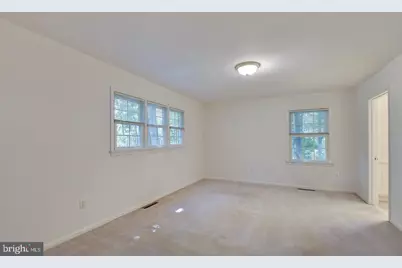 2025 Post Road, Vienna, VA 22181 - Photo 17