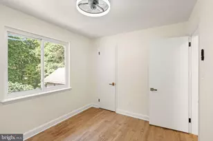 7028 Bradley Cir, Annandale, VA 22003 - Photo 27