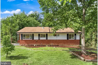 7028 Bradley Circle, Annandale, VA 22003 - Photo 1
