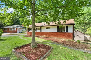 7028 Bradley Cir, Annandale, VA 22003 - Photo 7