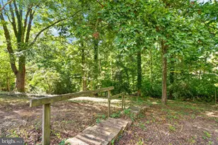 7028 Bradley Cir, Annandale, VA 22003 - Photo 63