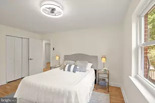7028 Bradley Cir, Annandale, VA 22003 - Photo 23