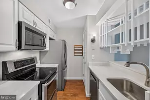 8509 Barrington Ct, Springfield, VA 22152 - Photo 13