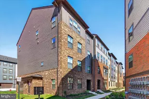 4373 Black Tulip Wy, Chantilly, VA 20151 - Photo 1