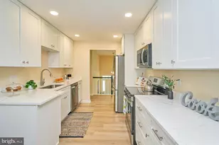 9718 Loch Linden Ct, Fairfax, VA 22032 - Photo 17