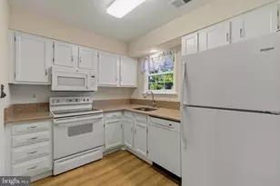 2836 Lester Lee Ct, Falls Church, VA 22042 - Photo 9