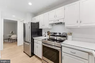 1425 Greenmont Ct, Reston, VA 20190 - Photo 11