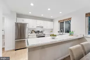 1425 Greenmont Ct, Reston, VA 20190 - Photo 13