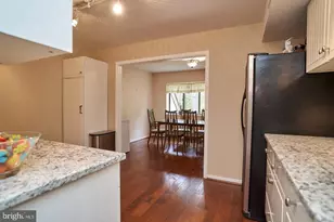 1650 Parkcrest Cir, Reston, VA 20190 - Photo 9