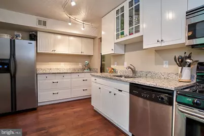 1650 Parkcrest Circle #300, Reston, VA 20190 - Photo 7