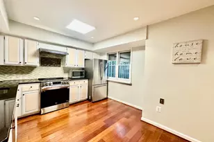3140 Babashaw Ct, Fairfax, VA 22031 - Photo 9