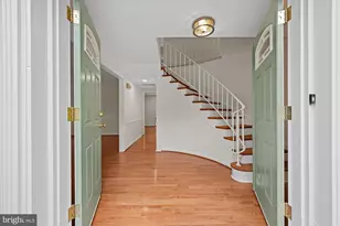 8617 Etta Dr, Springfield, VA 22152 - Photo 3