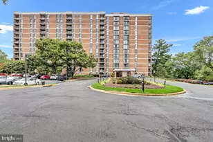 2300 Pimmit Dr, Falls Church, VA 22043 - Photo 1