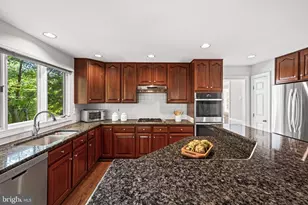 8609 Woodland Heights Ct, Alexandria, VA 22309 - Photo 17