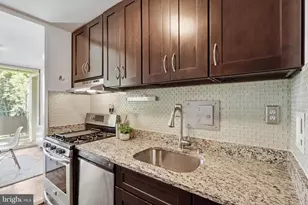 6631 Wakefield Dr, Alexandria, VA 22307 - Photo 11