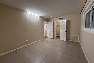4937 Americana Dr, Annandale, VA 22003 - Photo 13
