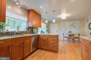 1442 Yellowwood Ct, Reston, VA 20190 - Photo 5
