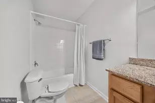 3175 Summit Square Dr, Oakton, VA 22124 - Photo 17