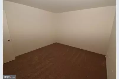 1436 Greenmont, Reston, VA 20190 - Photo 5