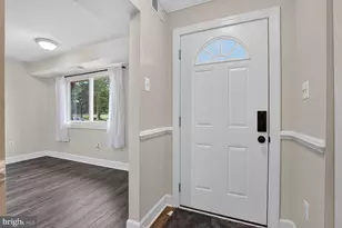 858 Dogwood Ct, Herndon, VA 20170 - Photo 3
