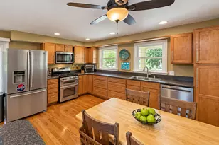 8513 Browning Ct, Annandale, VA 22003 - Photo 3