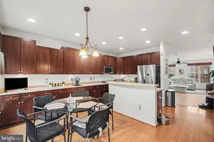 8139 Dove Cottage Ct, Lorton, VA 22079 - Photo 11