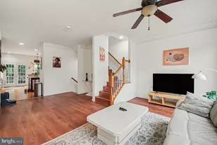 8139 Dove Cottage Ct, Lorton, VA 22079 - Photo 9