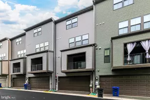 13036 Hattontown Square, Herndon, VA 20171 - Photo 57