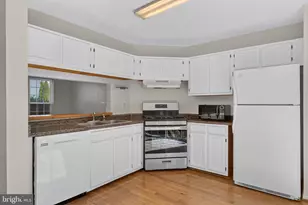 6619 High Valley Ln, Alexandria, VA 22315 - Photo 7