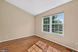 6619 High Valley Ln, Alexandria, VA 22315 - Photo 15