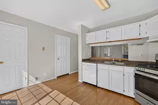 6619 High Valley Ln, Alexandria, VA 22315 - Photo 9
