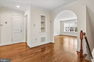 5834 Waterdale Ct, Centreville, VA 20121 - Photo 5