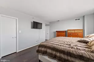 3713 S George Mason Dr, Baileys Crossroads, VA 22041 - Photo 21