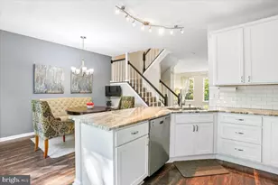 12029 Edgemere Cir, Reston, VA 20190 - Photo 11