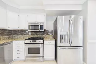 9201 Cherrytree Dr, Alexandria, VA 22309 - Photo 11
