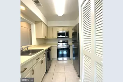 7594 Lakeside Village Drive #M, Falls Church, VA 22042 - Photo 15