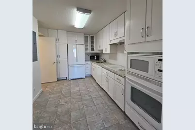 8340 Greensboro Drive #721, McLean, VA 22102 - Photo 7