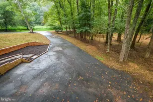 2530 Leeds Rd, Oakton, VA 22124 - Photo 9