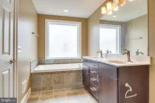 9548 Canonbury Square, Fairfax, VA 22031 - Photo 23