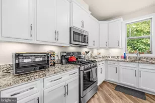 6104 Fairview Farm Dr, Alexandria, VA 22315 - Photo 17