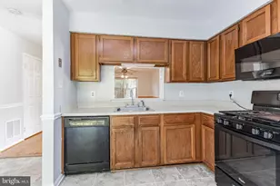 6531 E Brick Hearth Ct E, Alexandria, VA 22306 - Photo 9